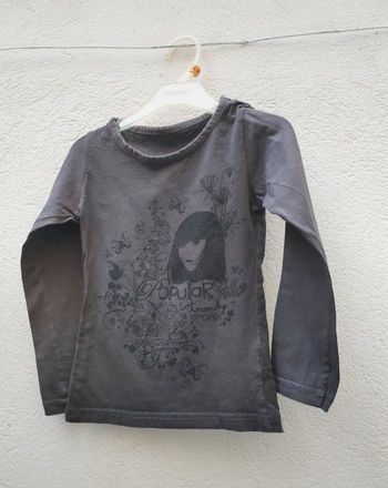 Tee-shirt manches longues gris à motifs noirs fille 5 ans