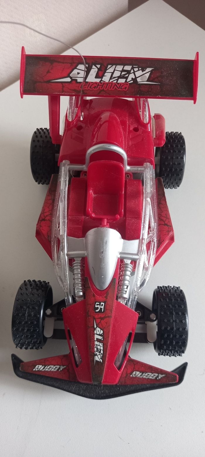 Voiture télécommandée - photo numéro 3