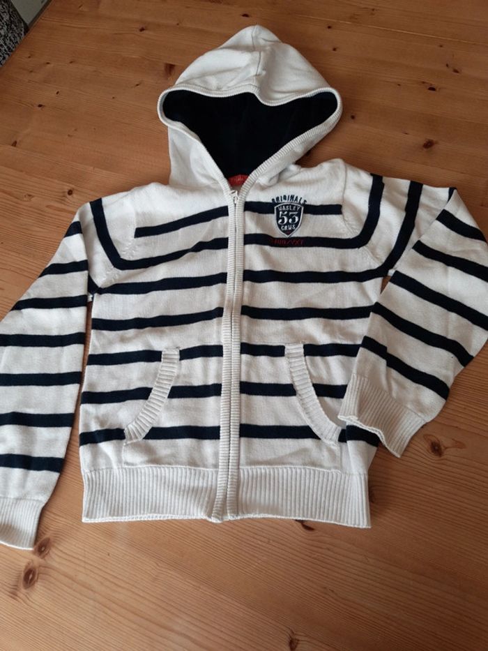 Gilet avec capuche 8 ans