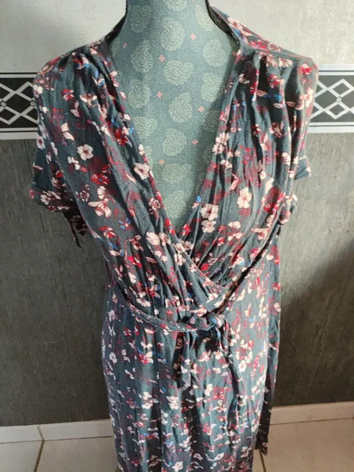 Robe taille 46/48 col v - photo numéro 5