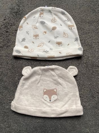 2 bonnets 3 à 6 mois 42 à 43cm