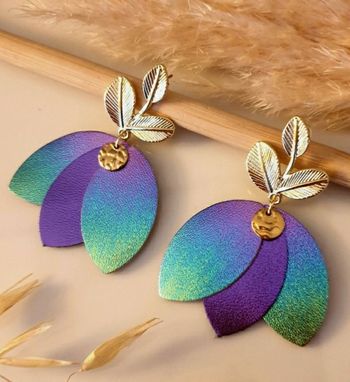 Boucles d'oreilles pendantes fleurs 🌸 en cuir