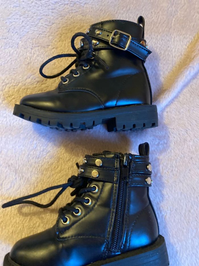 Botte noir primark pointure 22 - photo numéro 3