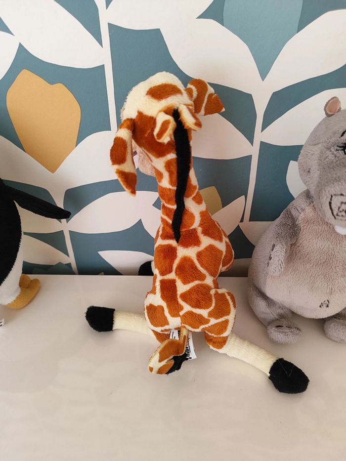 Peluche pingouin/ girafe/ hippopotame Madagascar 3 - photo numéro 6