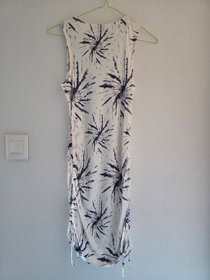 Petite robe blanche et bleue h&m taille xs - photo numéro 5