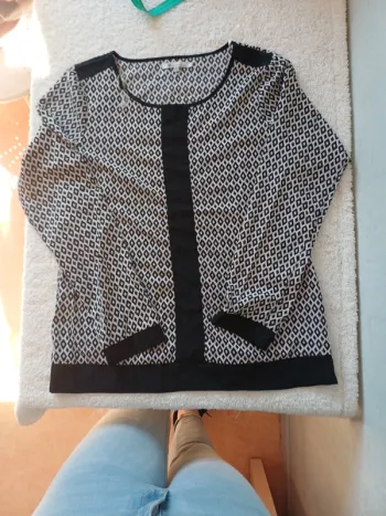 Blouse noire et blanche imprimé losange