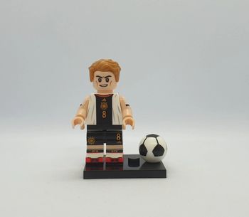 🎽 Figurine Footballeur Coupe du Monde 2022 Équipe de l'Allemagne - Toni Kroos - (Style Lego) 🎽