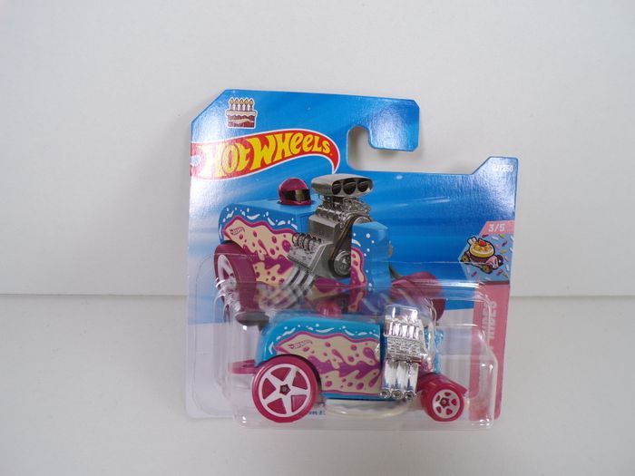 Véhicule - Voiture - Hot Wheels - Birthday Burner - 82/250 (1) - photo numéro 1