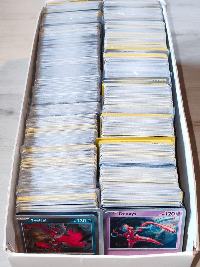 100 cartes Pokémon FR