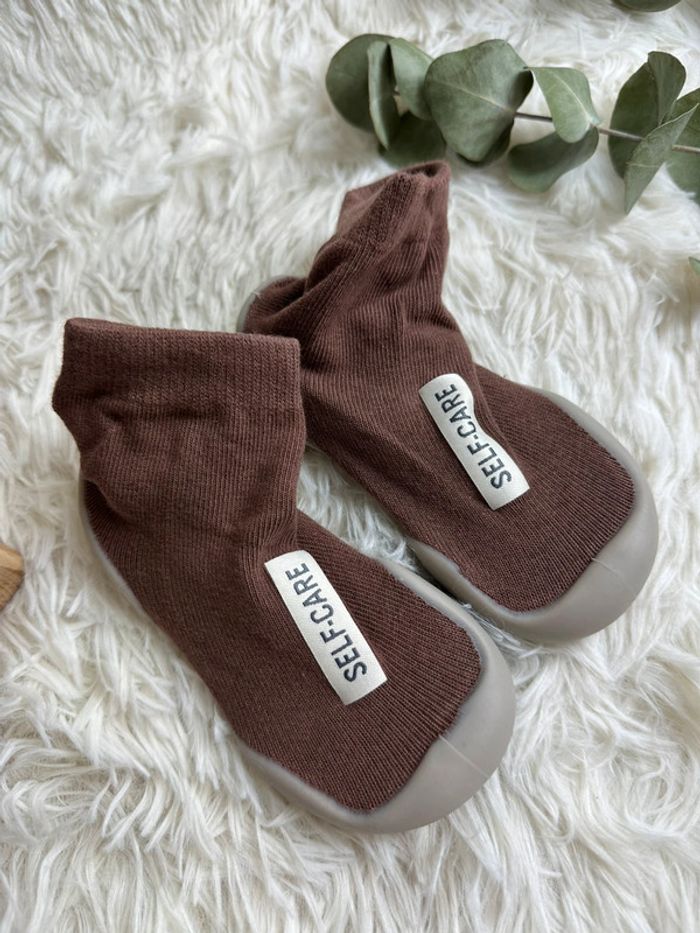 Paire de chaussons marron taille 22 Shein - photo numéro 3