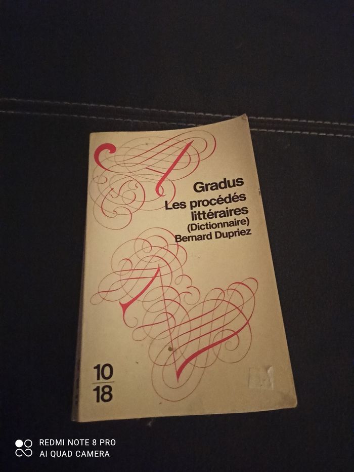 Dictionnaire des procédés littéraires