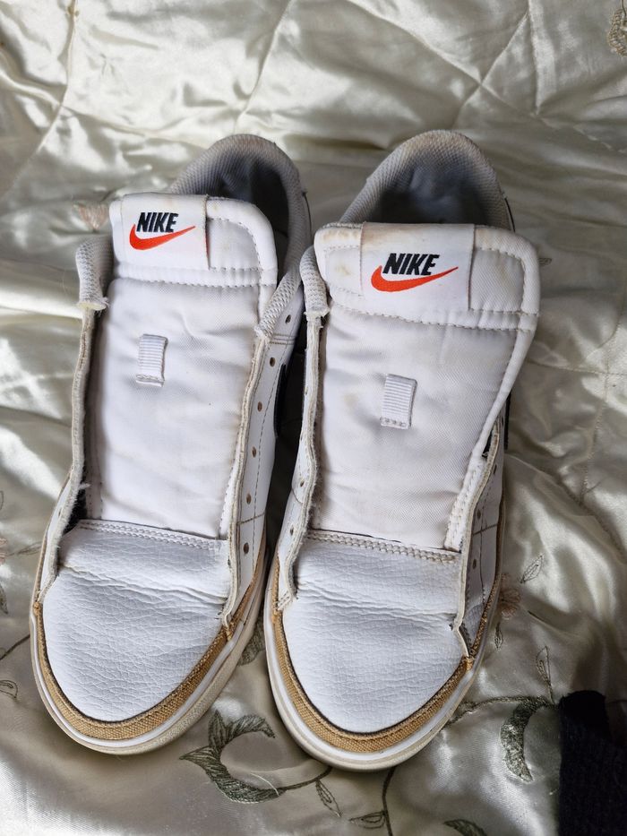 Superbes sneakers basses a lacets - photo numéro 2