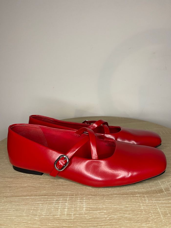 Ballerine rouge stradivarius taille 39 - photo numéro 3