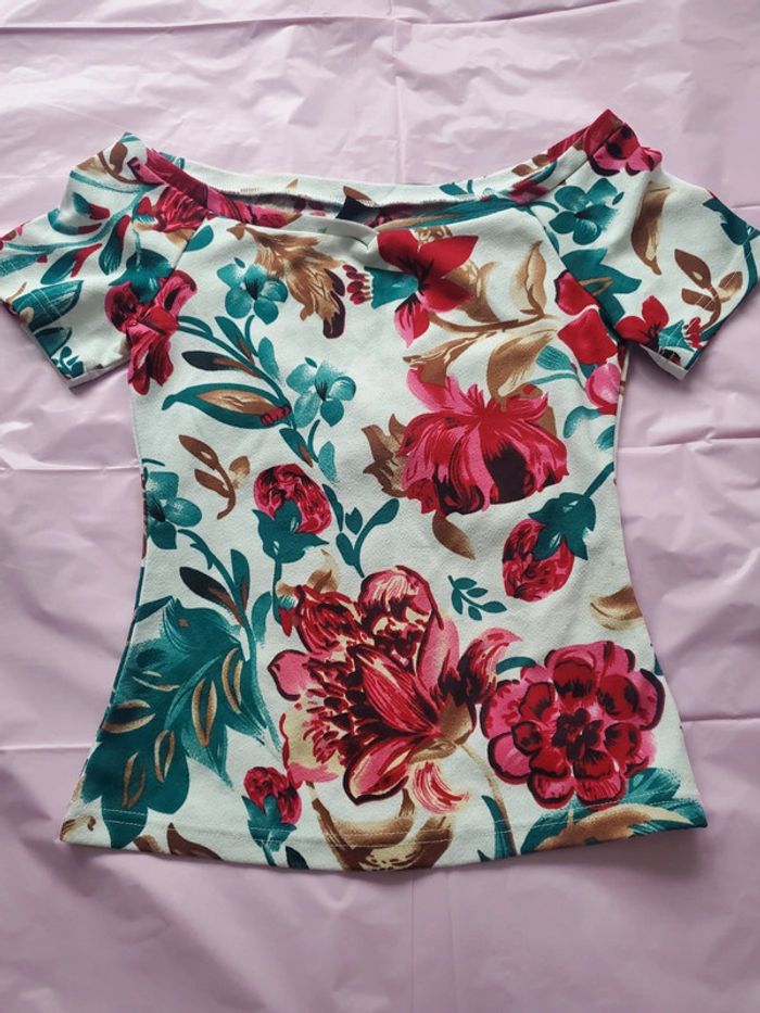 Haut blanc motif fleur taille 34