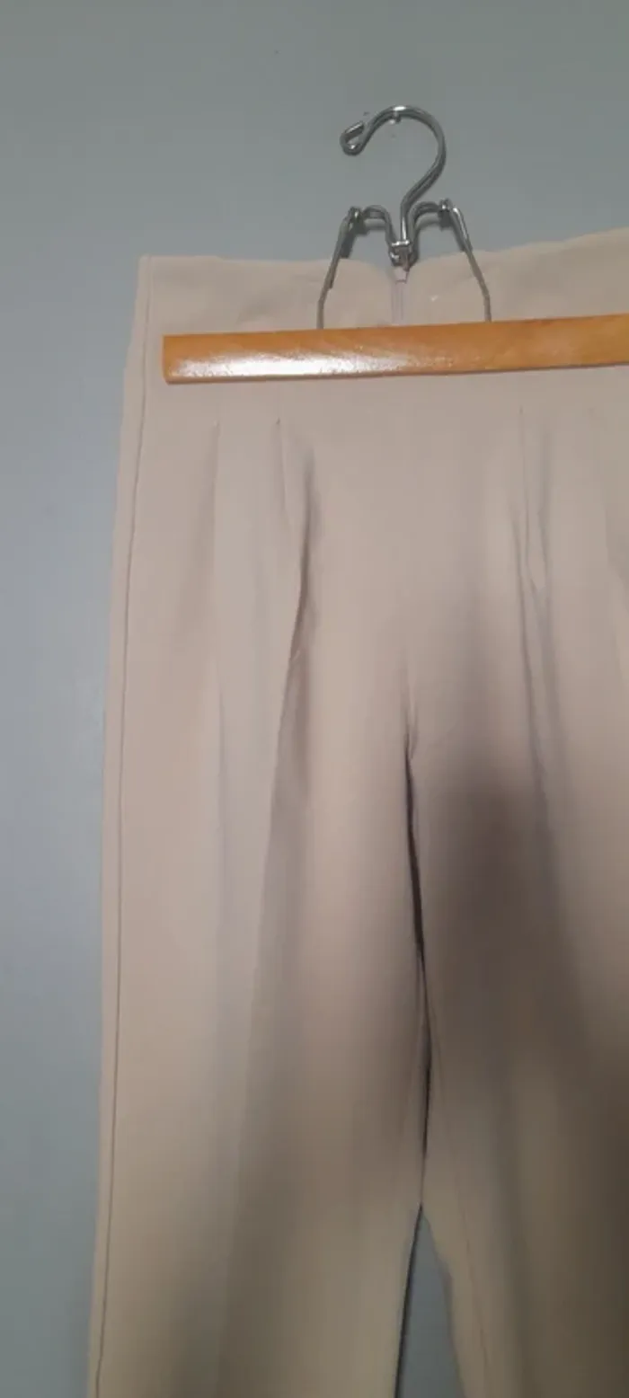Pantalon tailleur beige - photo numéro 2