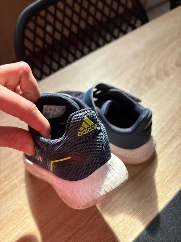 Basket adidas pointure 24 - photo numéro 3