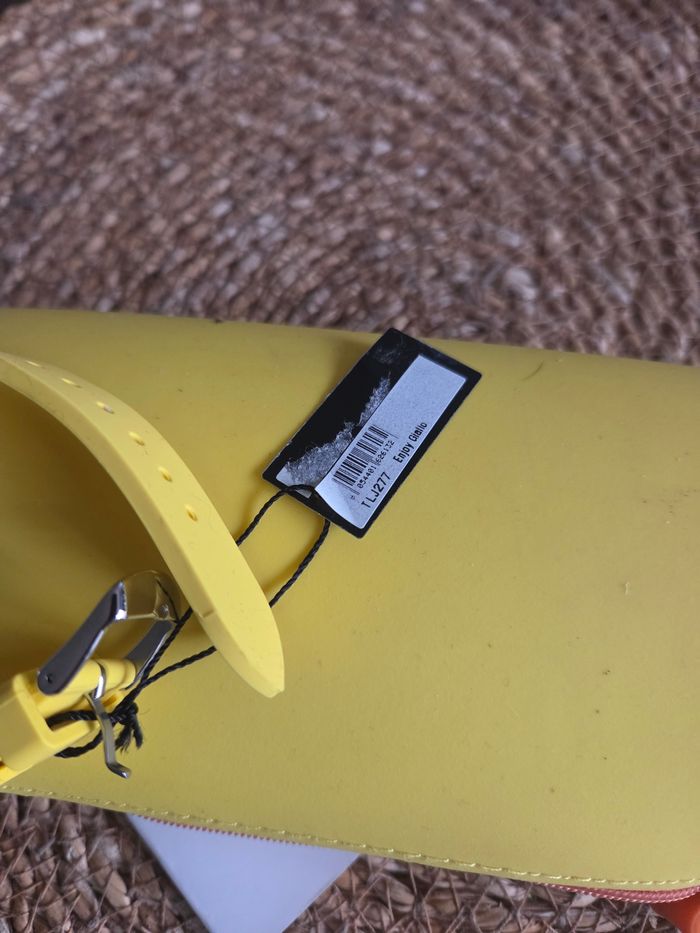 Montre Liu Jo. Neuve. Jaune - photo numéro 4