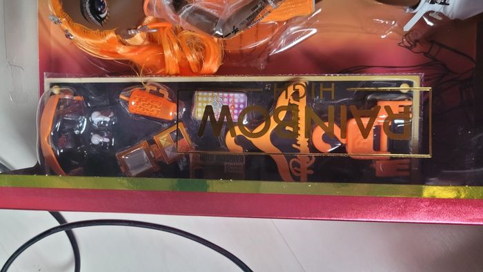 Rainbow high neuve état parfait Michelle St Charles - photo numéro 3