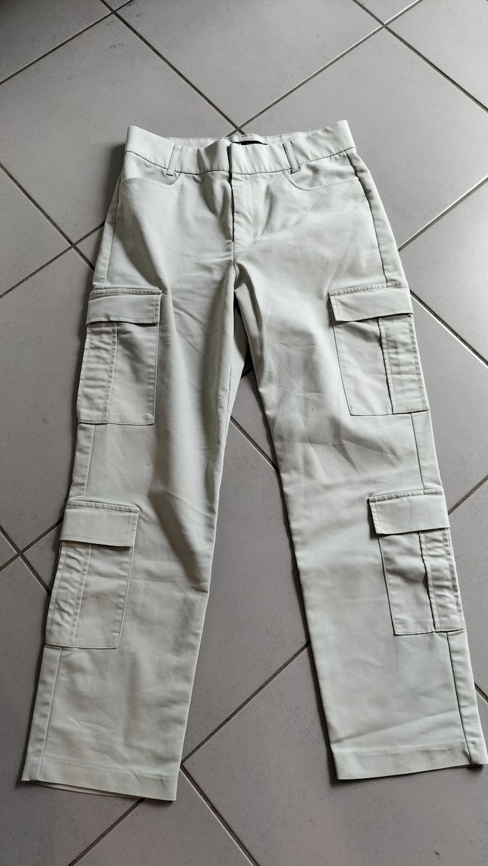 Lot de quatre vêtements - photo numéro 3