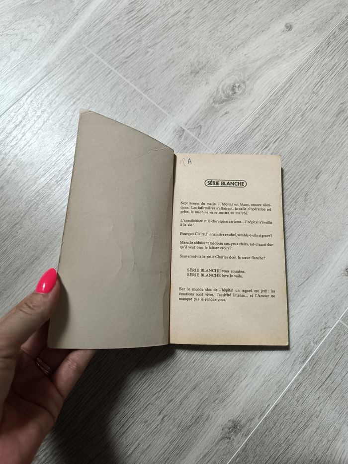 Livre Harlequin série blanche - photo numéro 3