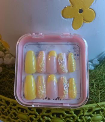 Faux ongle press on nail réutilisable 