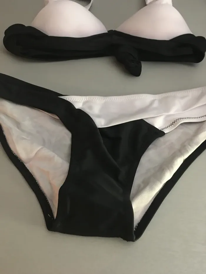 maillot 2 pièces bikini contrastant à bretelles Rosegal taille S neuf - photo numéro 3