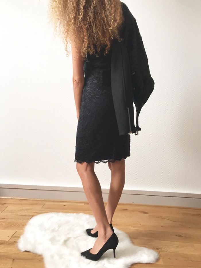 Robe en dentelle noir signé Manoukian - photo numéro 5