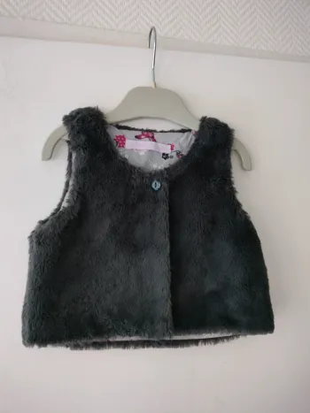 (a) Veste fourrure G Baby 24mois