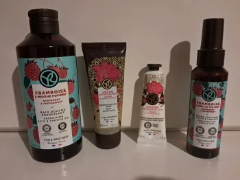 Lot yves rocher neuf