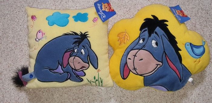 Le lot Coussin oreiller doudou Disneyland paris collection neuf étiquettes