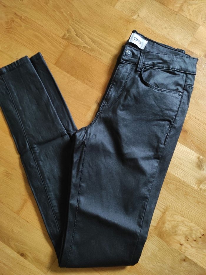 Pantalon Only S simili cuir