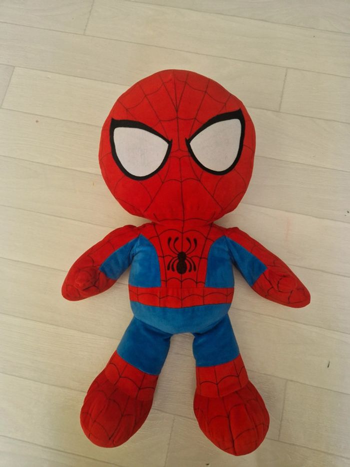 Grande peluche spider man