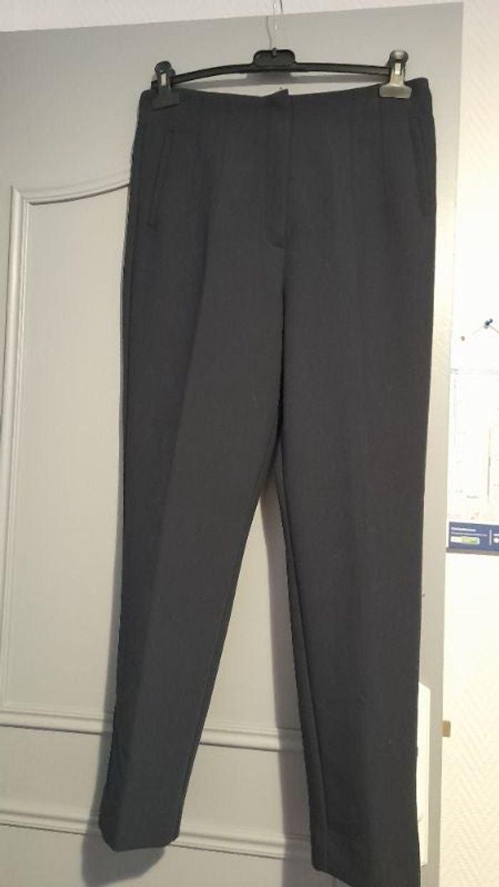 Pantalon  bleu marine 2 poches sur le côté  à  ouvrir  en toile d hiver
