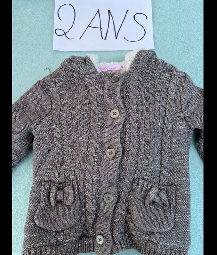 Gros gilet chaud pailleté fille 2 ans – très bon état - photo numéro 2