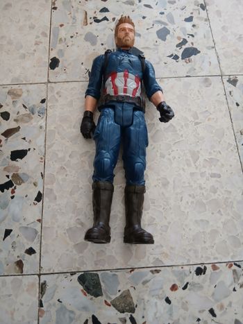 Figurine captain america