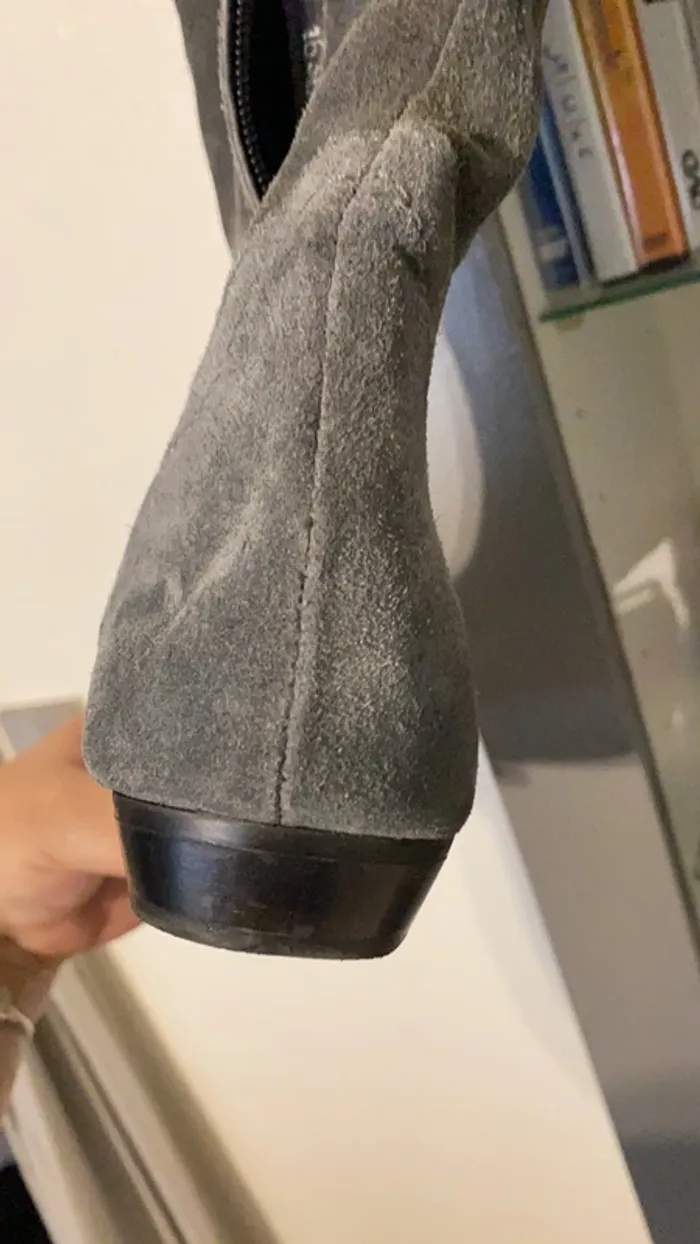 botte en daim grise niveau genou zip intérieur 38 - photo numéro 6