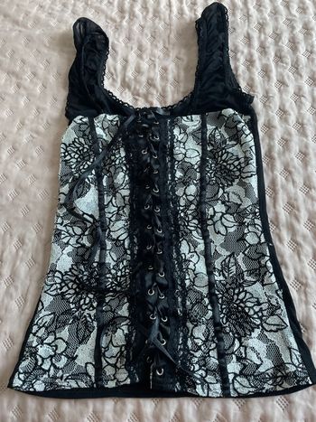 Bustier chic noir et blanc dentelle 
