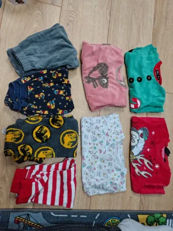 Lot divers 4 pyjamas 2 ans pantalon haut manche longue noel Disney Winnie Jurassic