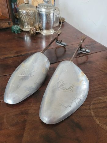 Vends paire d embauchoirs club vintages  en métal
