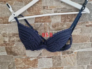 1 soutien-gorge bleu taille 85 B marque ETAM