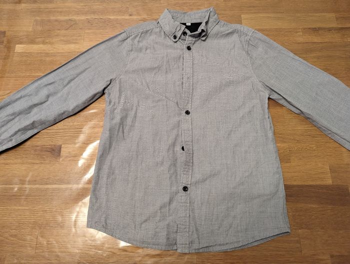 Chemise garçon 10 ans parfait état - photo numéro 2