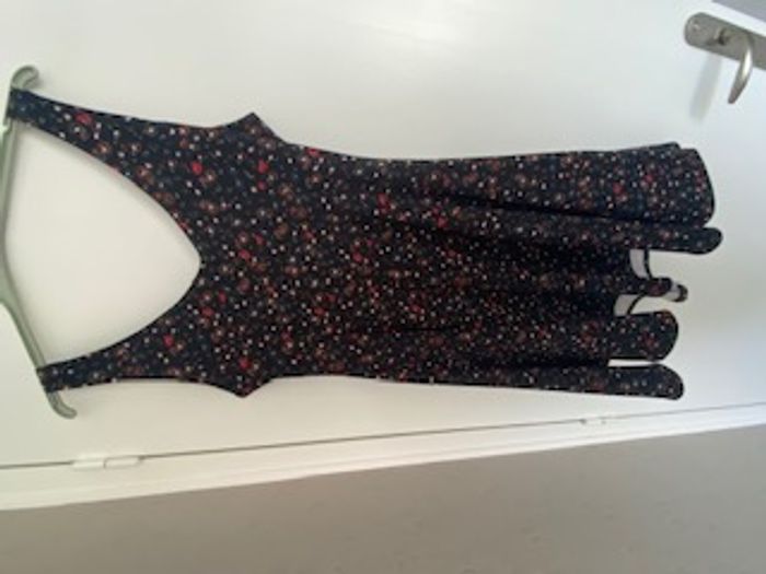 robe noire imprimée