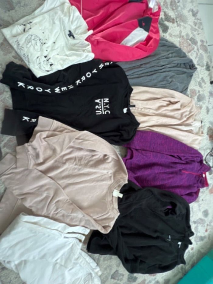 Lot de 9 vêtements filles