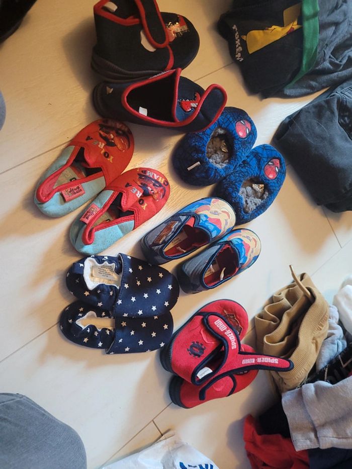 Lot chaussons garçon du 23 au 26
