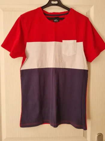Tee shirt