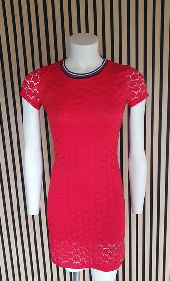Superbe robe rouge Superdry 😍