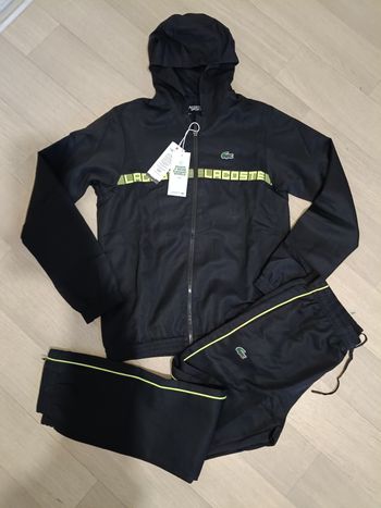 Neuf avec étiquette