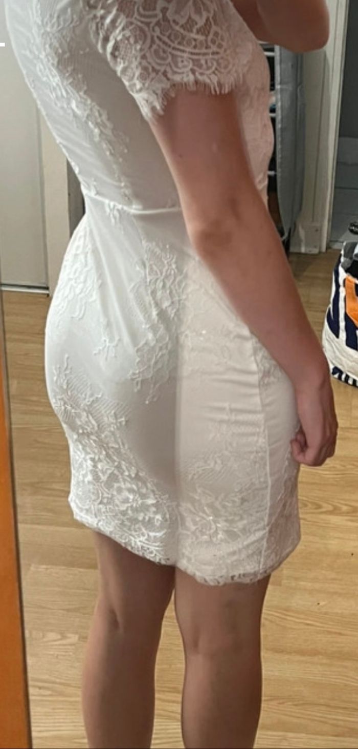 Robe dentelle blanche - photo numéro 2