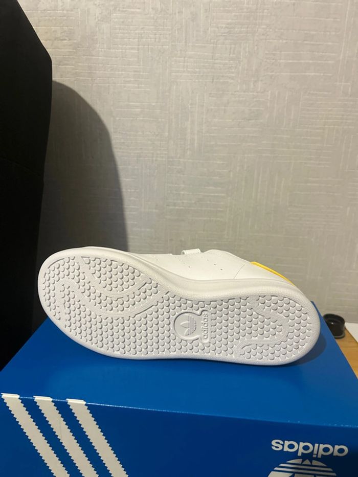 Baskets blanche Stan Smith Adidas à scratch 34 - photo numéro 7