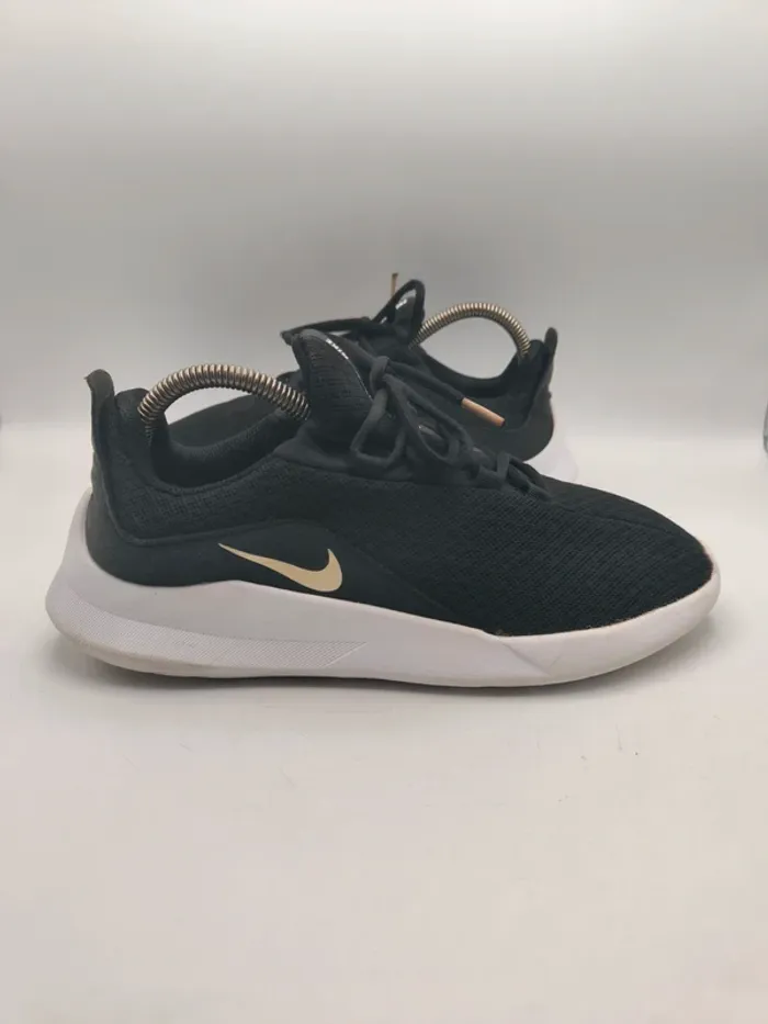 Baskets Nike Viale Taille 42